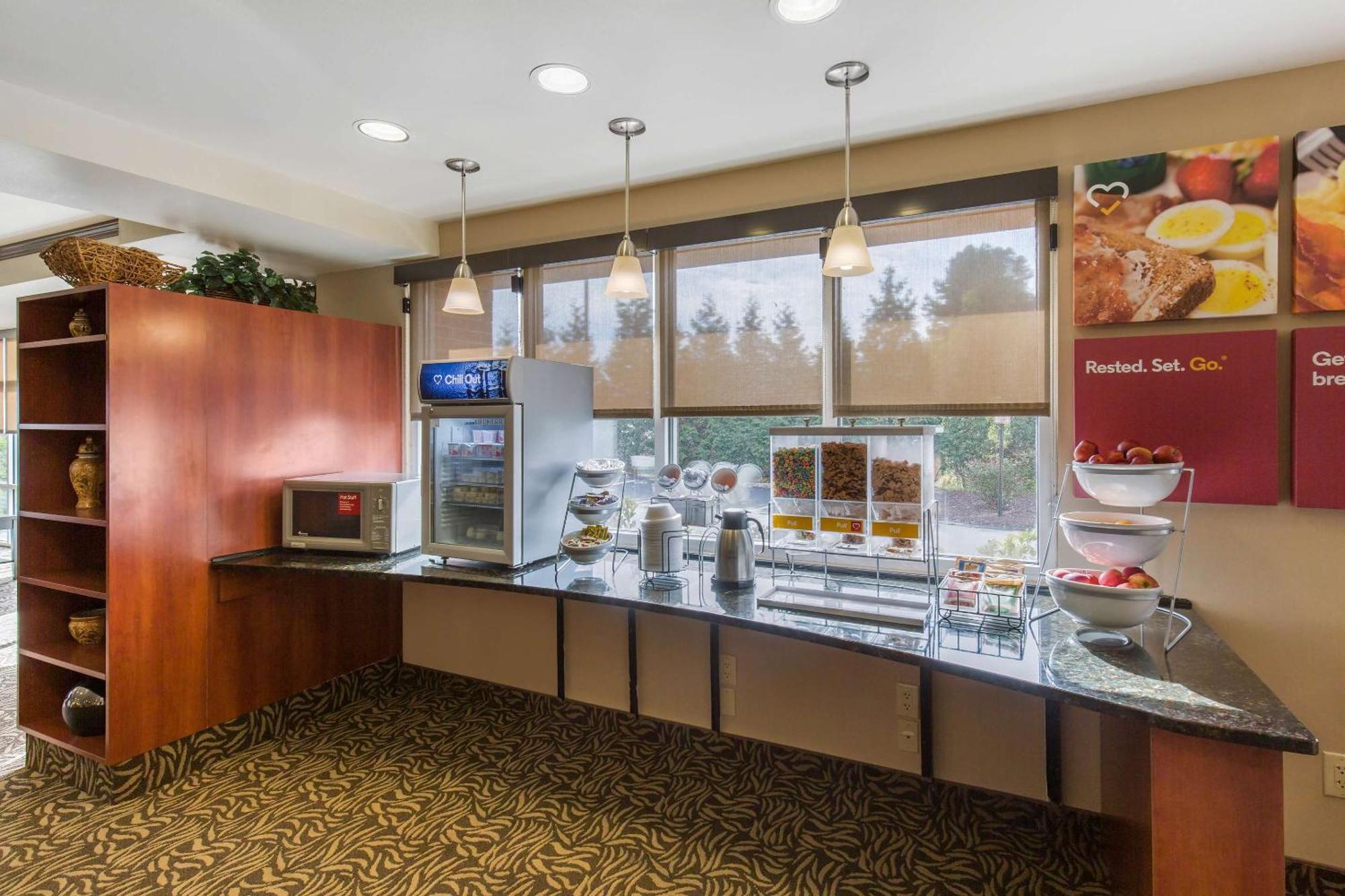 Comfort Suites Seaford Bagian luar foto